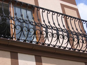 Ограждения балконов и окон