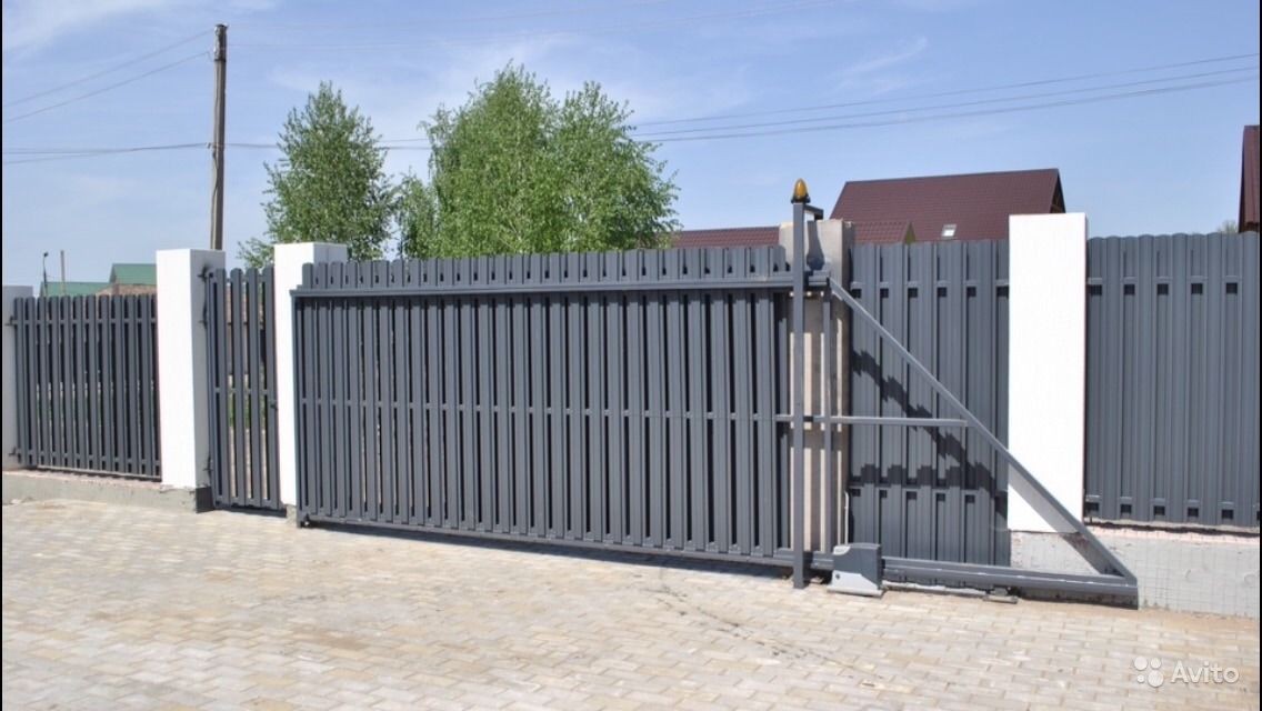 Ворота откатные из штакетника